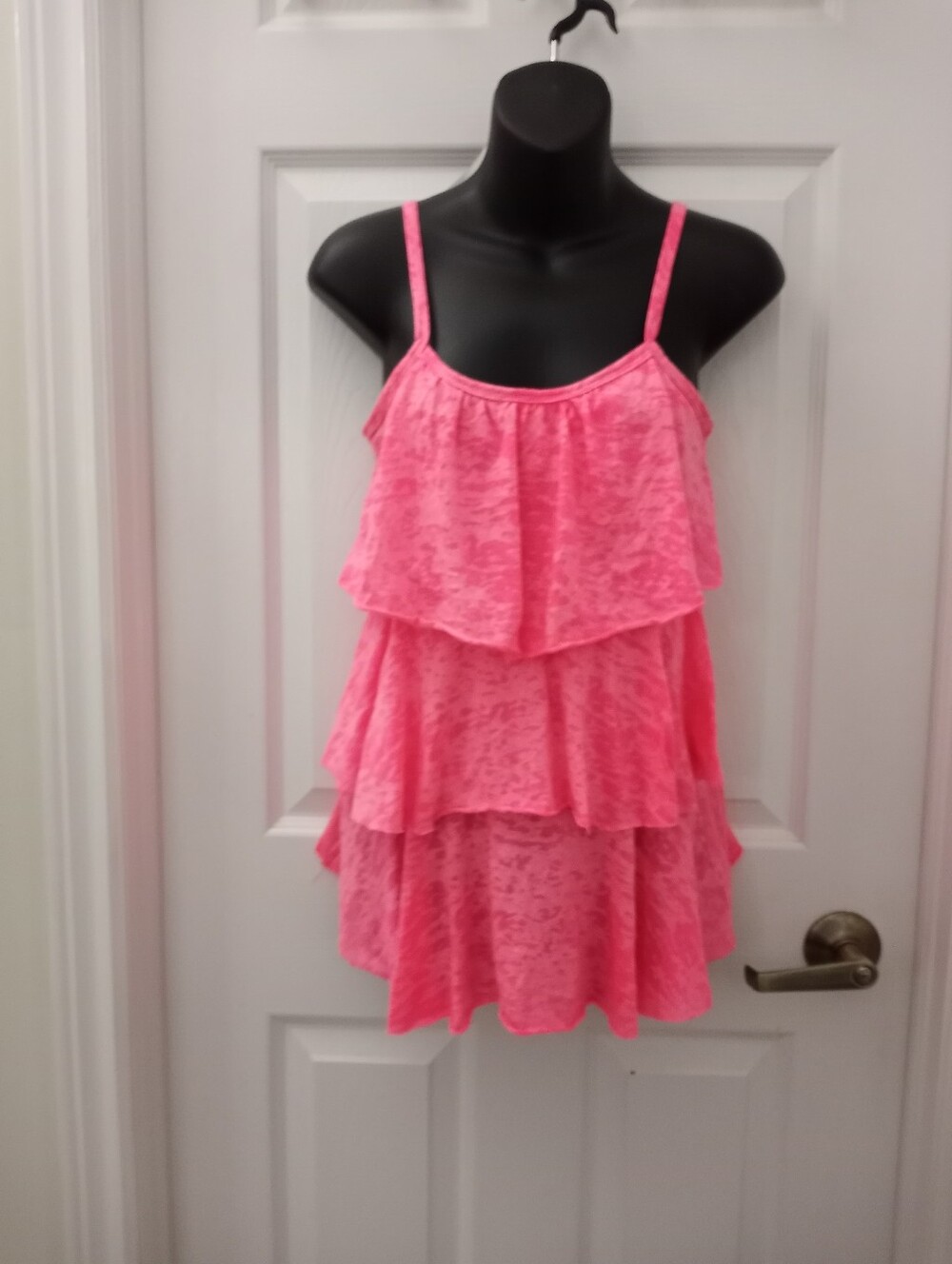 👠JUST ONE Ruffle Tank Top👠